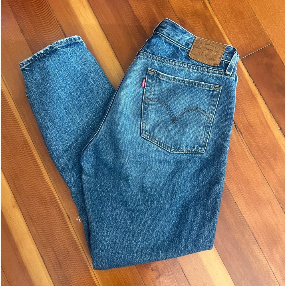 LEVI’S WEDGIE JEAN MEDIUM WASH SIZE 29